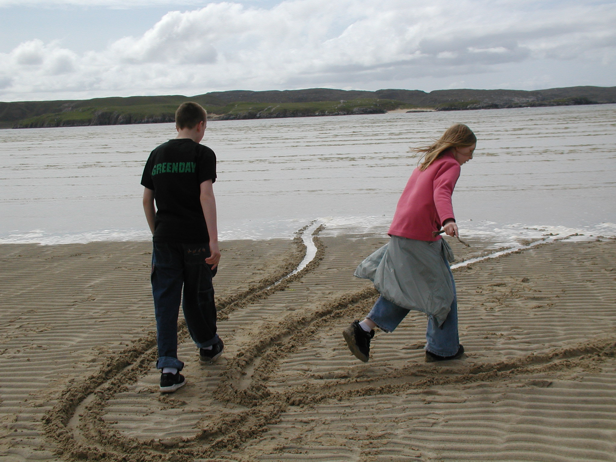 Children on a beach, Lewis